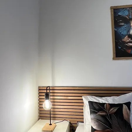 Δωμάτια σε οικογενειακή κατοικία Sem Janela Without Window Lisboa